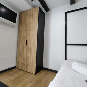 https://kotlyarska-apartments.hotelslviv.net